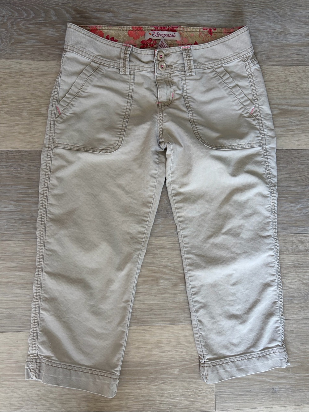 Vintage Y2K Aeropostale Khaki Capri Pants Floral Waistband Size 3/4